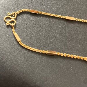 Elegant Gold Chain Necklace